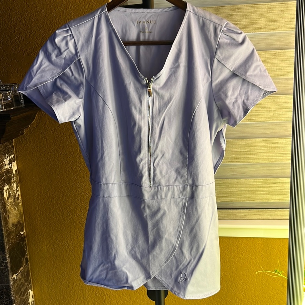 Jaanuu Tulip Scrub Top Size Small